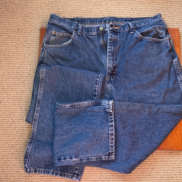 WRANGLER JEANS Comfort fit. Size 36x34. Work or play jeans made for comfort. - Picture 1 of 6